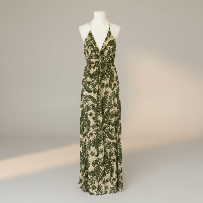 La Fabrique du Style 2.0 Robe d'été longue à imprimé feuillage vert et beige, col en V, fines bretelles.